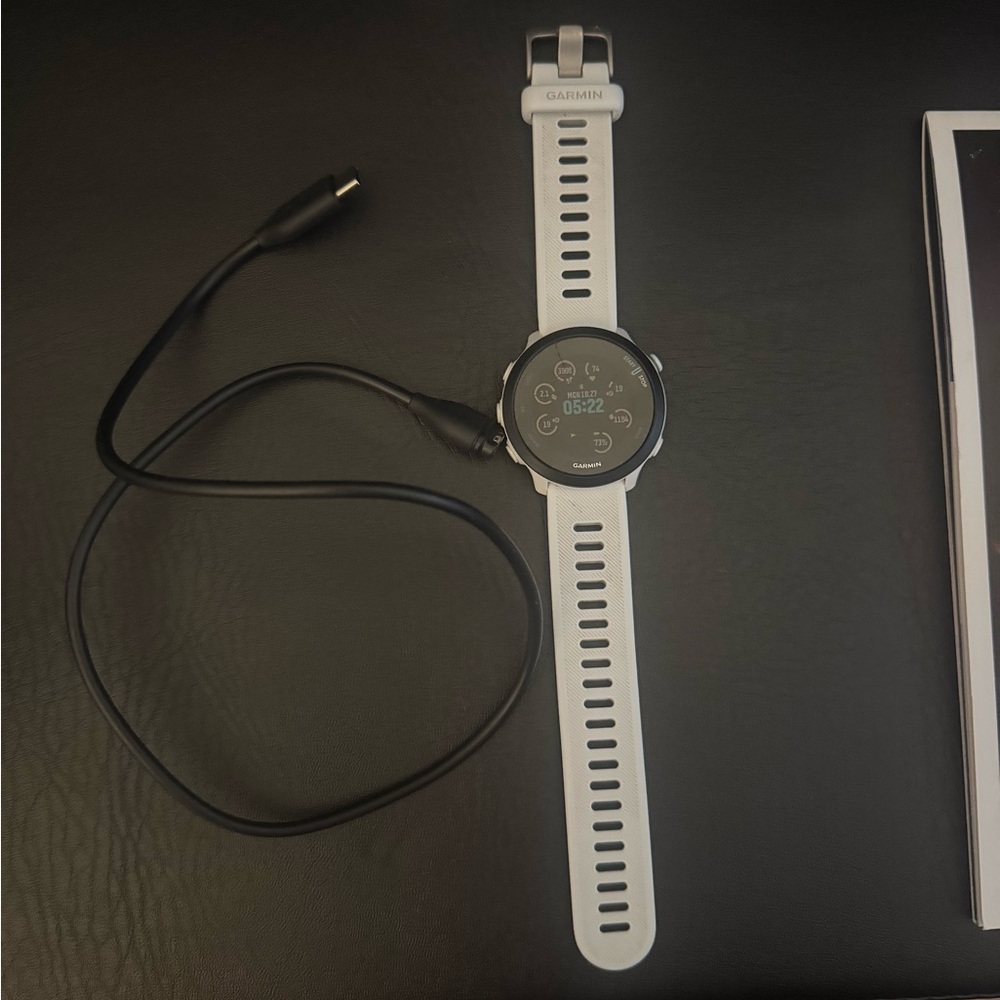 Used Garmin forerunner55 white and Black Smartwatch